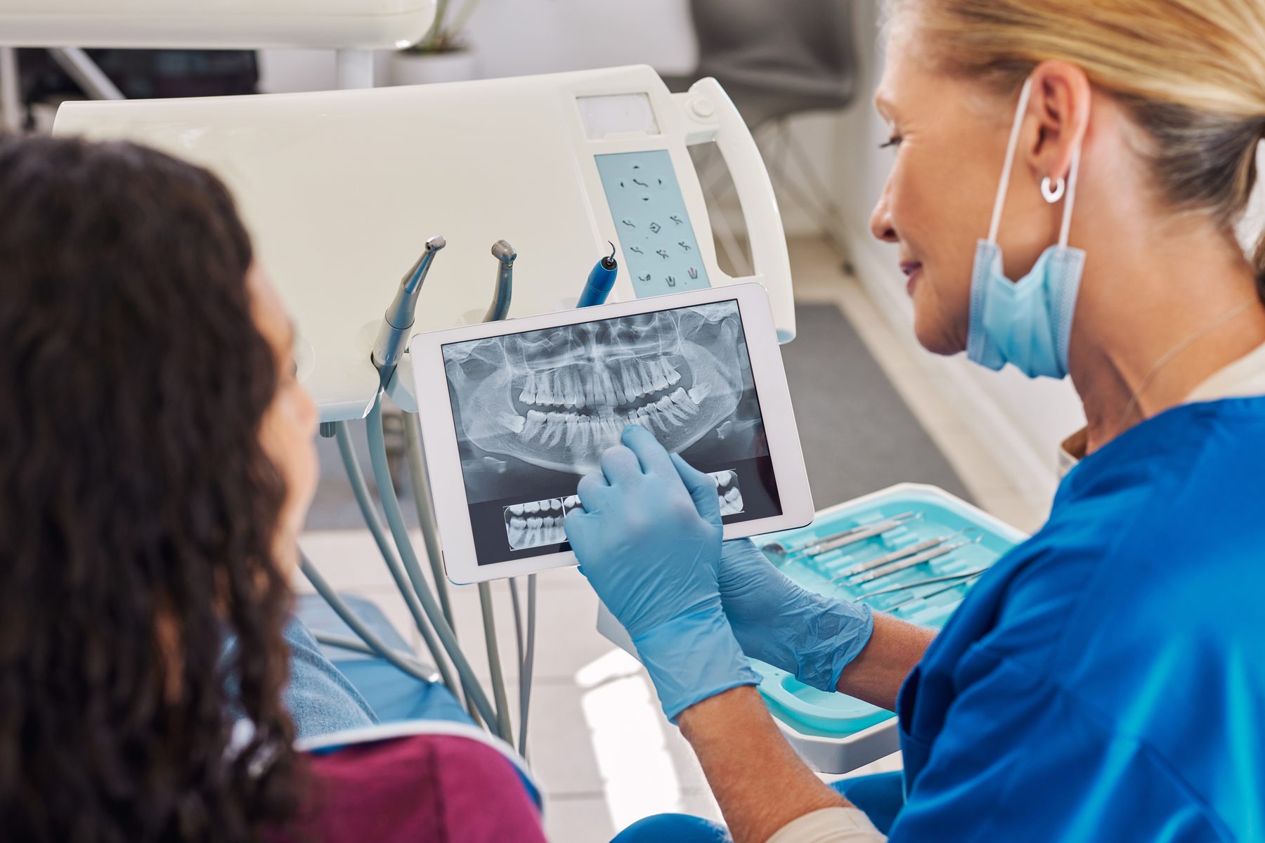 Reviewing digital X-rays with a patient